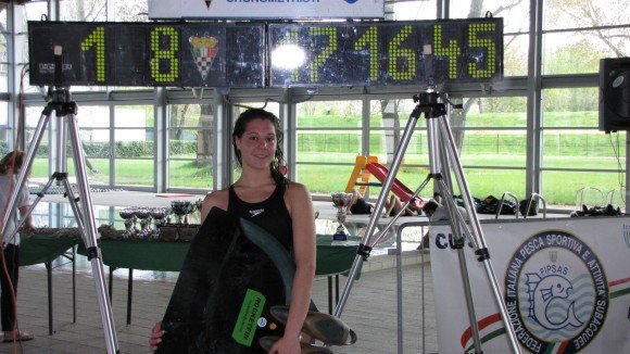 🇮🇹 Giorgia Viero World Record on the Nautical Mile (1850 mts), Finswimmer Magazine - Finswimming News